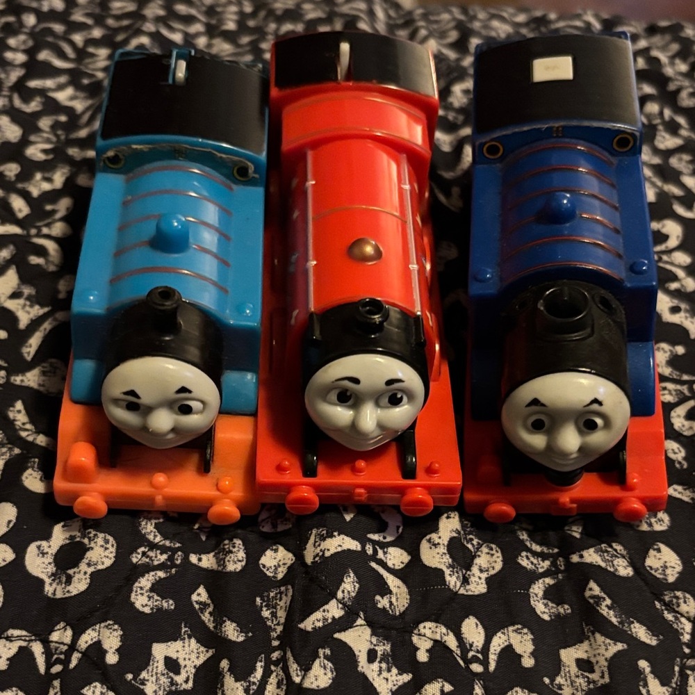 Thomas and friends Colorful Train Engine Toy Set of 3 caboose included.